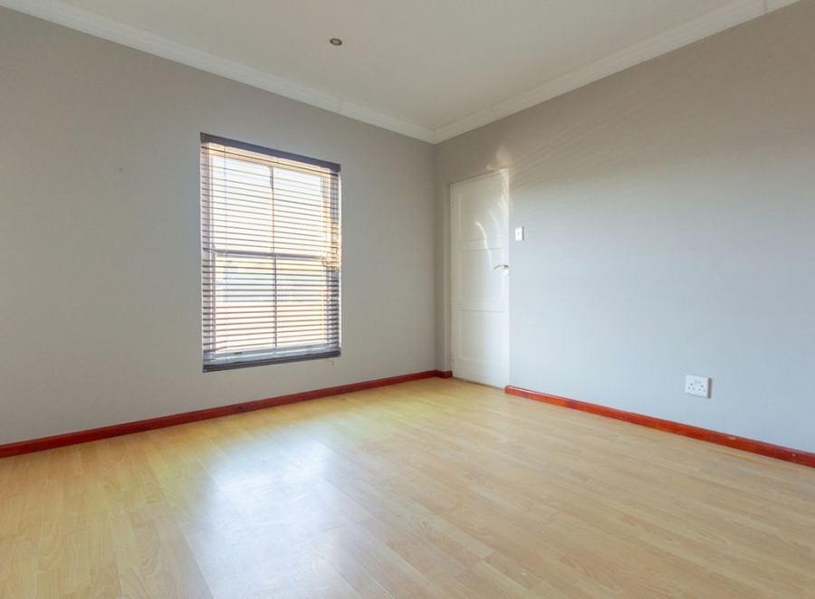 5 Bedroom Property for Sale in Mykonos Western Cape
